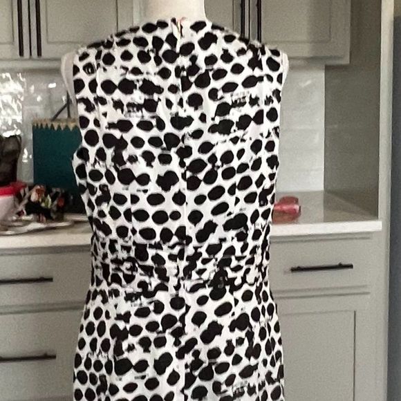 H&M Black and White V-Neck Dress Cummerbund Waist Size 12 - Picture 6 of 9